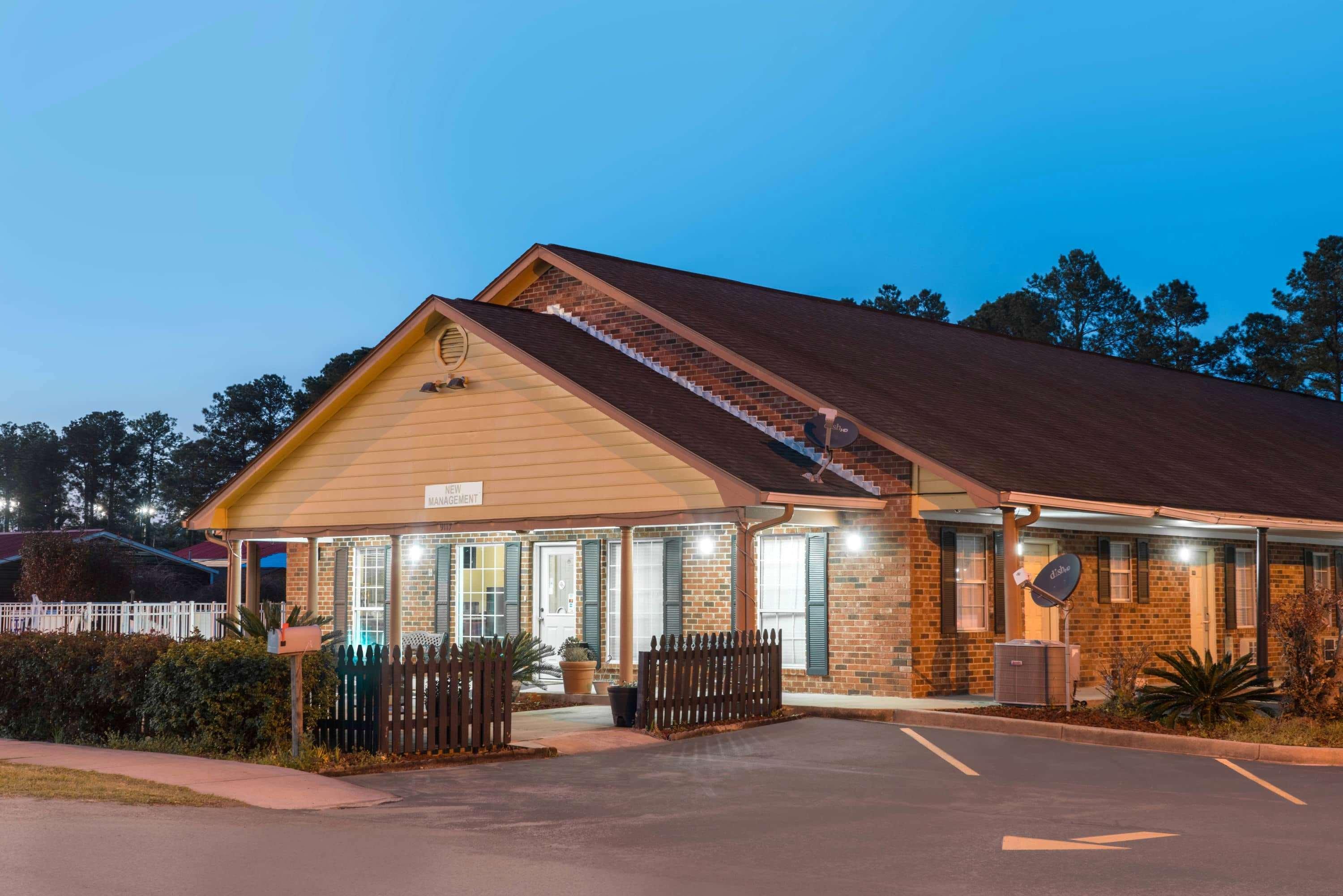 Travelodge By Wyndham Santee Exterior photo
